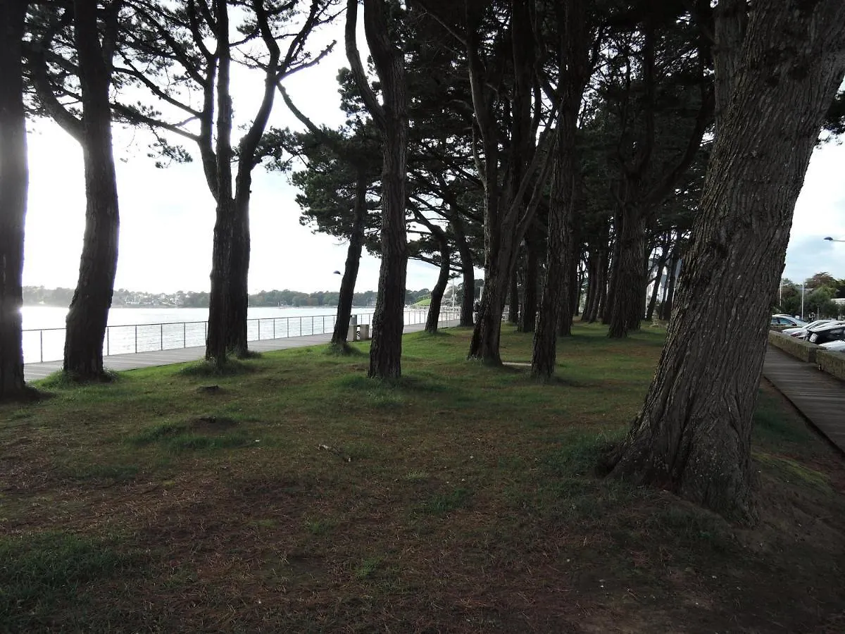 Corniche De La Plage Classe 3 Etoiles カンペール